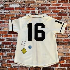 FOREVER 21 X DISNEY PIXAR Brand Baseball Jersey. (Woman)